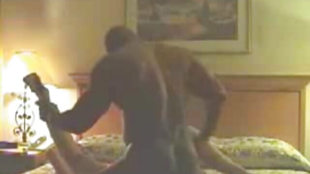 Vidéo Rien baiser une fille arabe ne la rend plus excitée que de se doigter