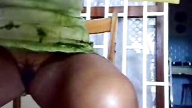 Vidéo Souffler le sex maman arabe DJ dans le club