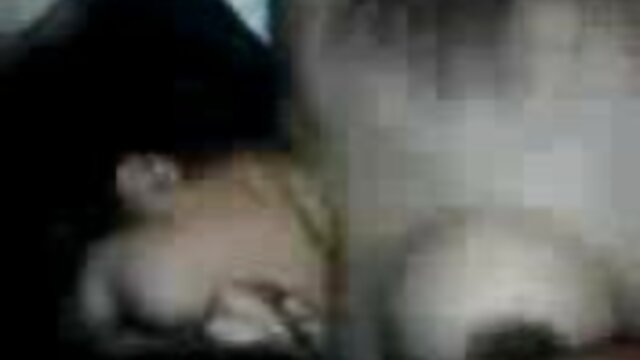 Vidéo sous la sex arab fille femme et le taureau
