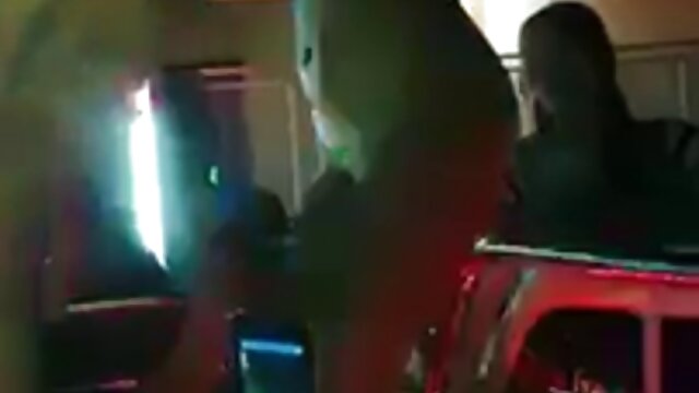 Vidéo SAMANTHA sex fille vierge arabe ANDERSON gros seins tettone