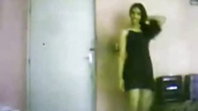 Vidéo Pas mère donne un footjob sex arabe fille 2