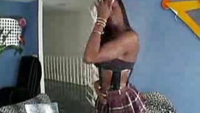 Vidéo Une superbe teen brune défoncée sex fille vierge arabe en levrette par la BBC sous la douche